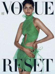 Vogue IN - 01.2022